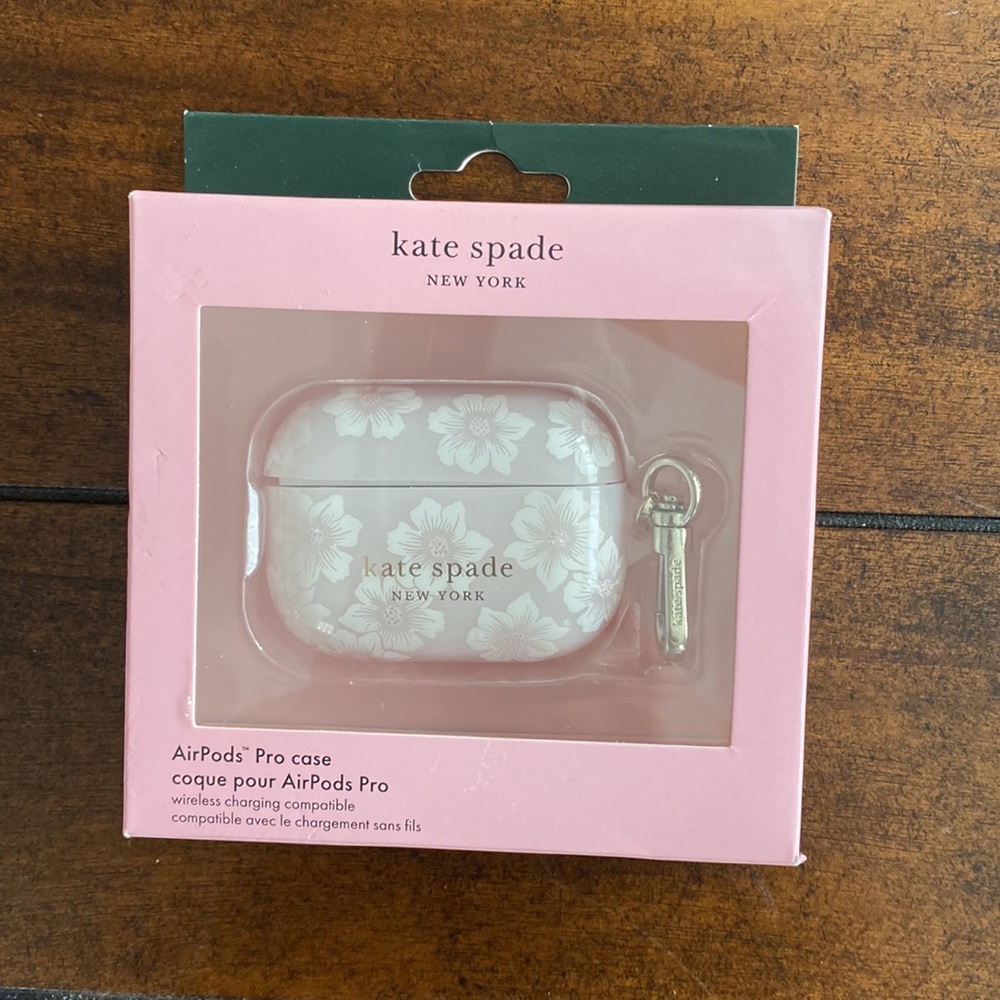 Kate Spade Apple AirPod Pro case- NWT